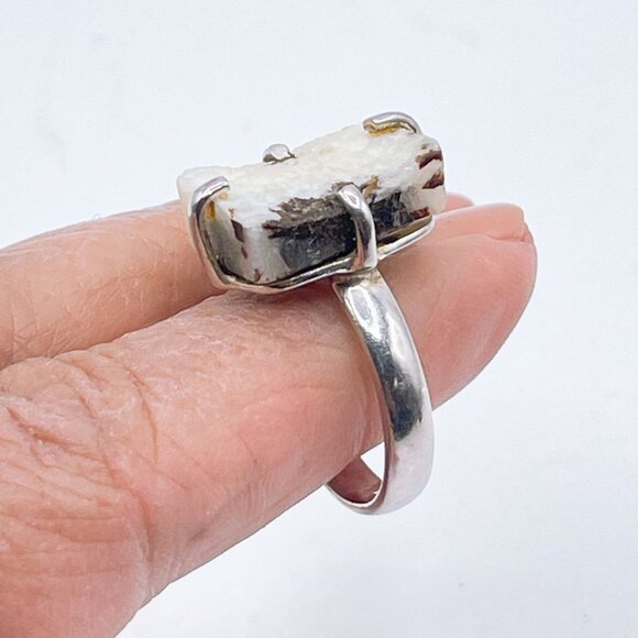 925 Sterling Silver Raw White Stone Ring 8 - Picture 3 of 6